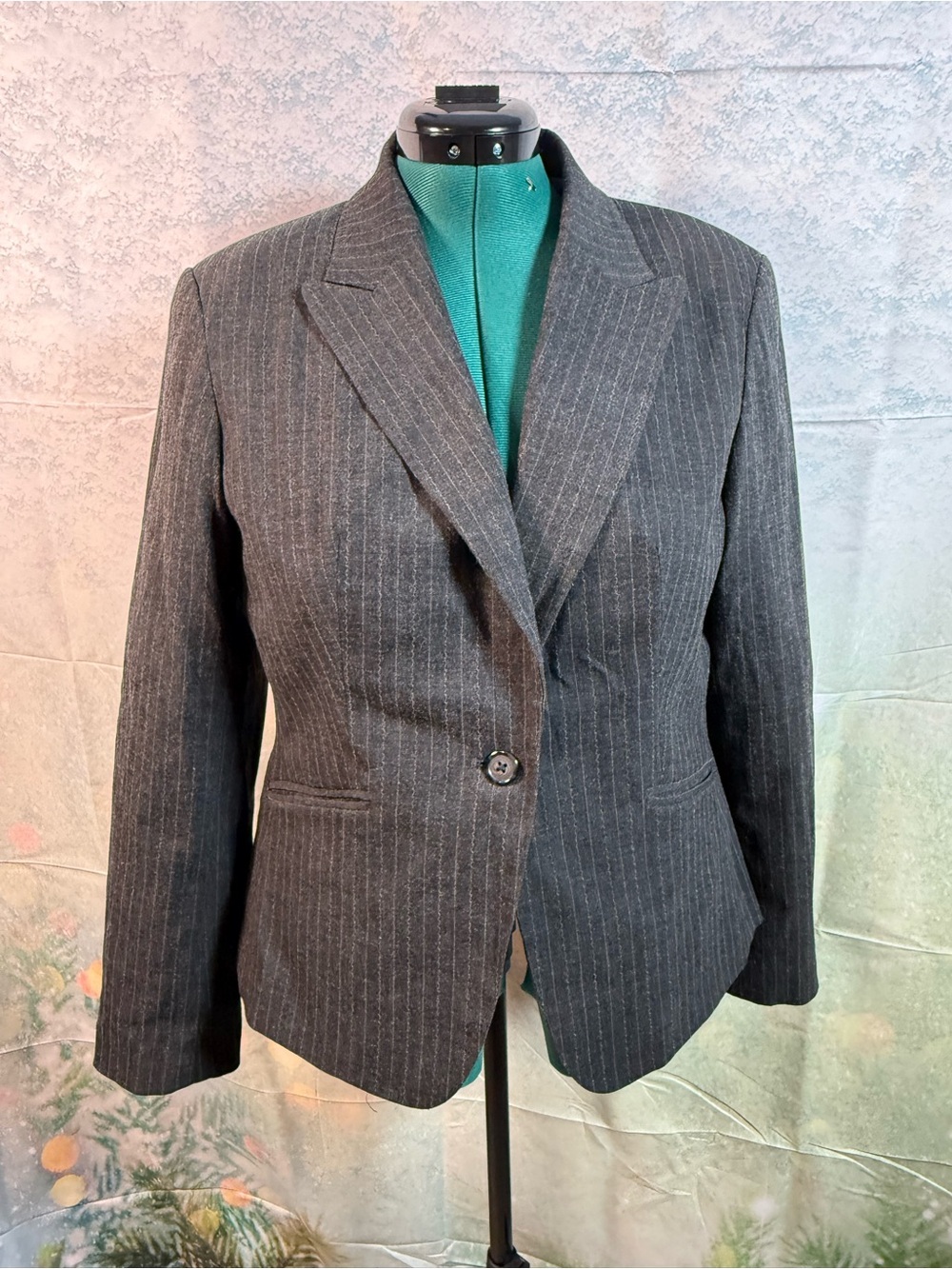 250-Van Heusen Women's Charcoal Pinstripe Blazer